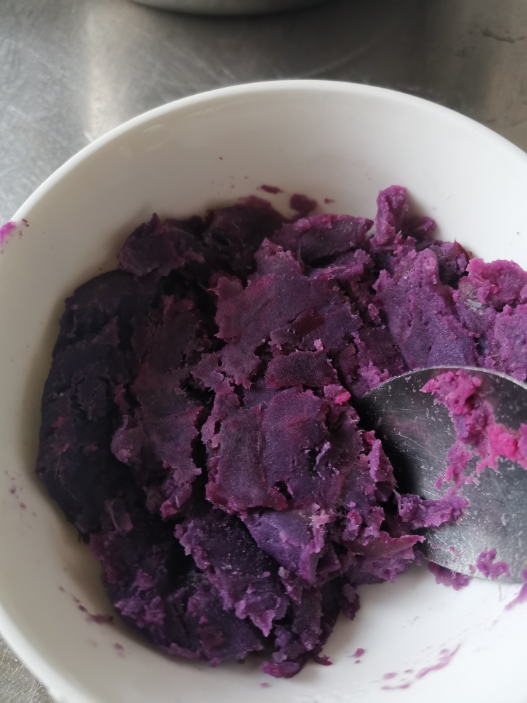紫薯艾草青团的做法 步骤2