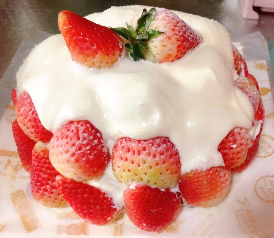 曼食慢语丨草莓芝士雪山蛋糕