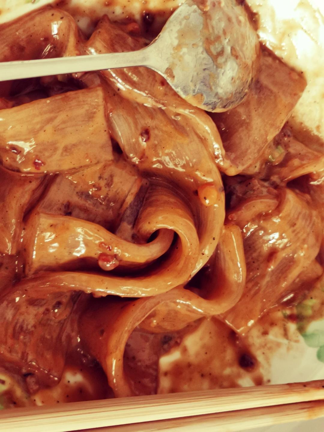 秒杀小夜市的麻酱流汁宽粉