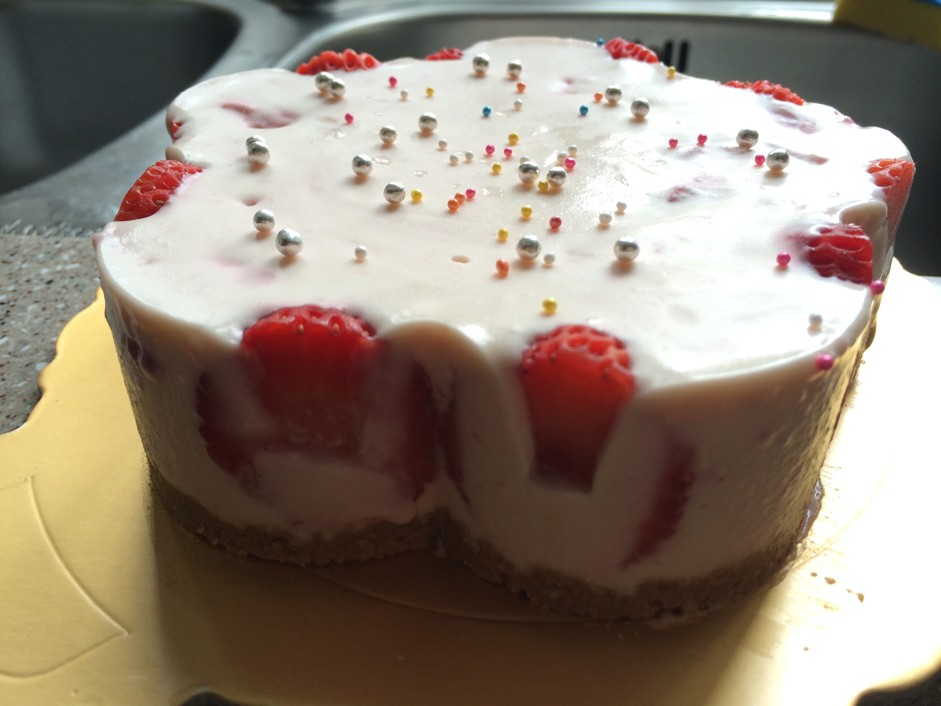 草莓芝士冻蛋糕