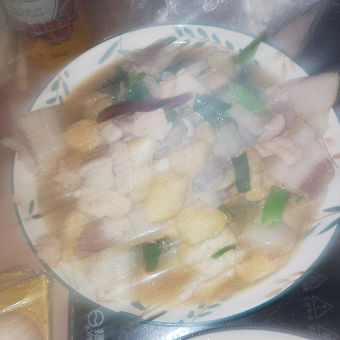 五花肉烧油豆腐