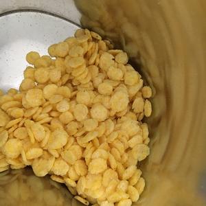 火龙果牛奶玉米片的做法 步骤1