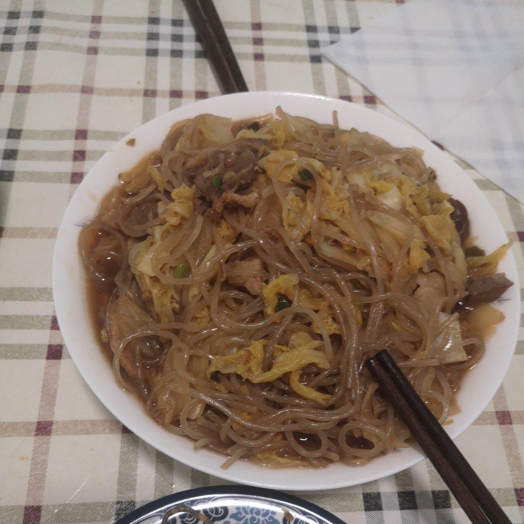 东北炖菜白菜🥬炖肘子肉