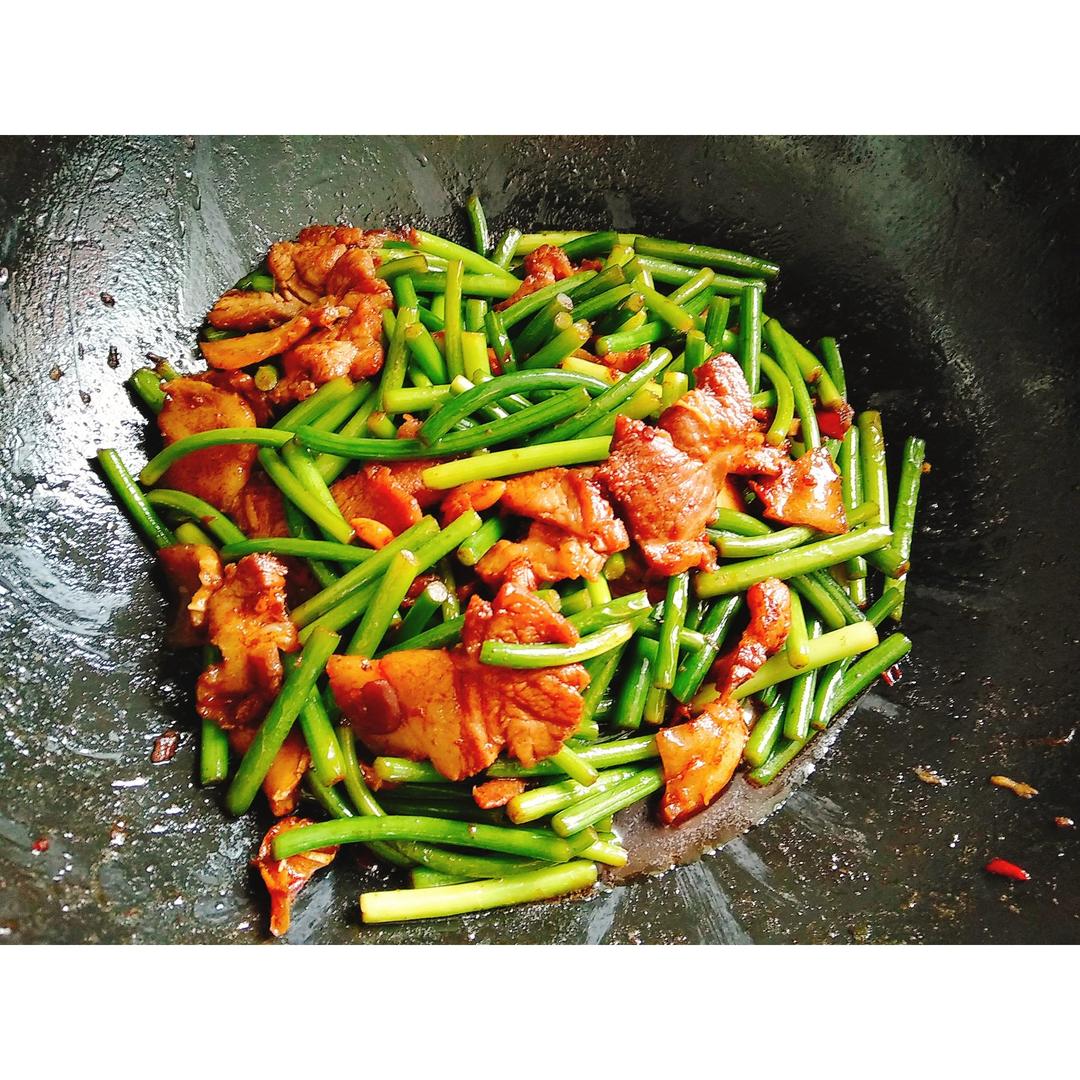 回锅肉炒蒜苗