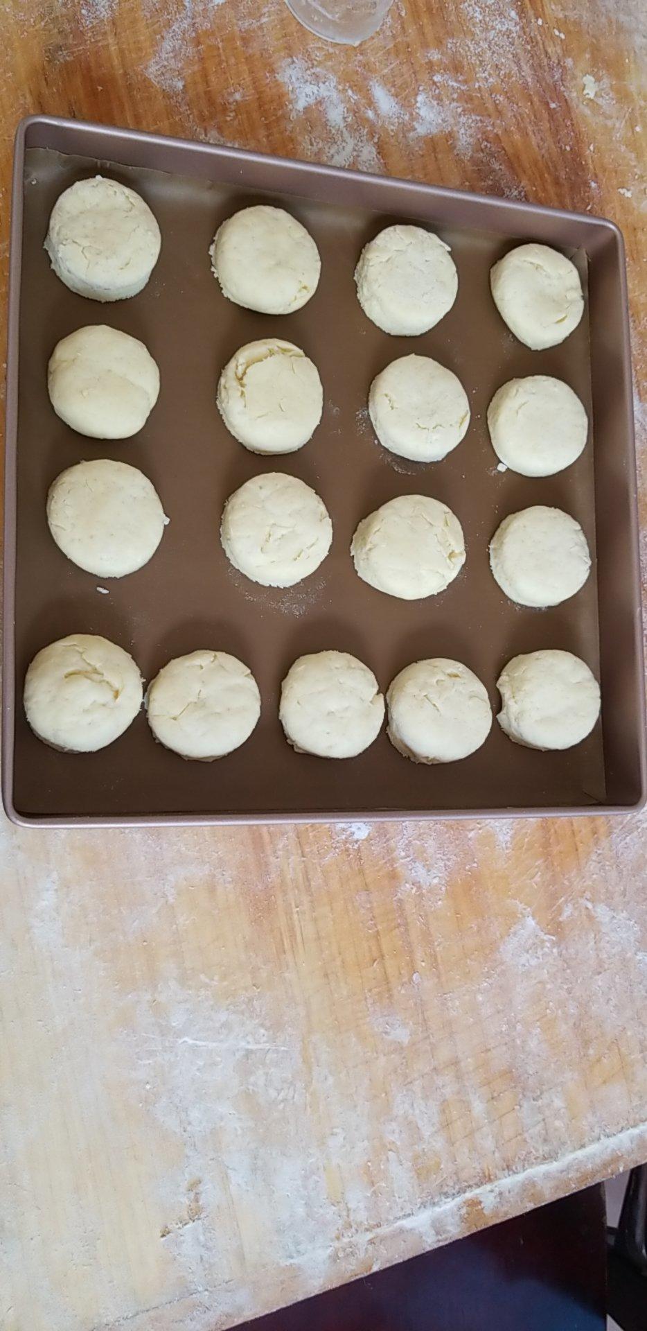 【视频】3分钟 奶油司康Scone(可能是世界上最快手的司康) 消耗淡奶油～