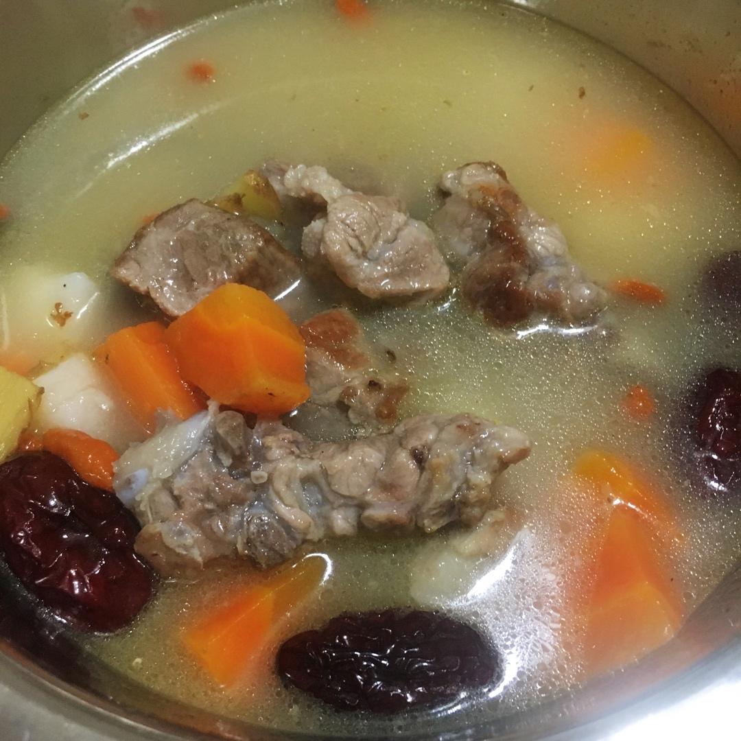 厨师长教你：“山药排骨汤”的家常做法，营养又美味