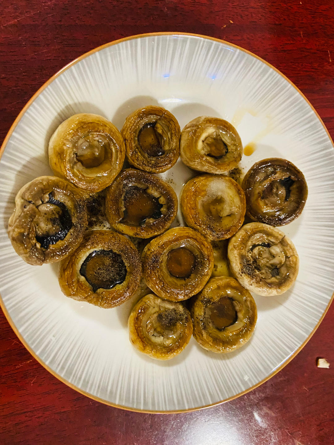 香煎口蘑  鲜的扭起来