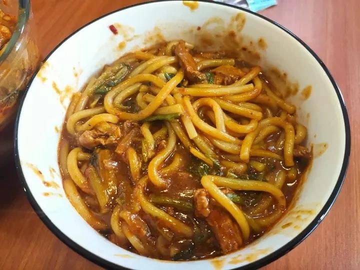 歹歹的新疆炒米粉