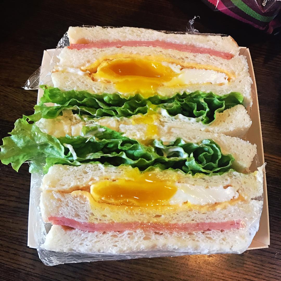 火腿芝士蛋三文治