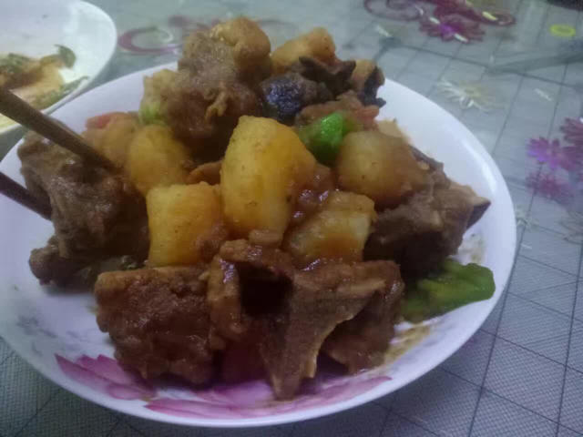 土豆炖排骨