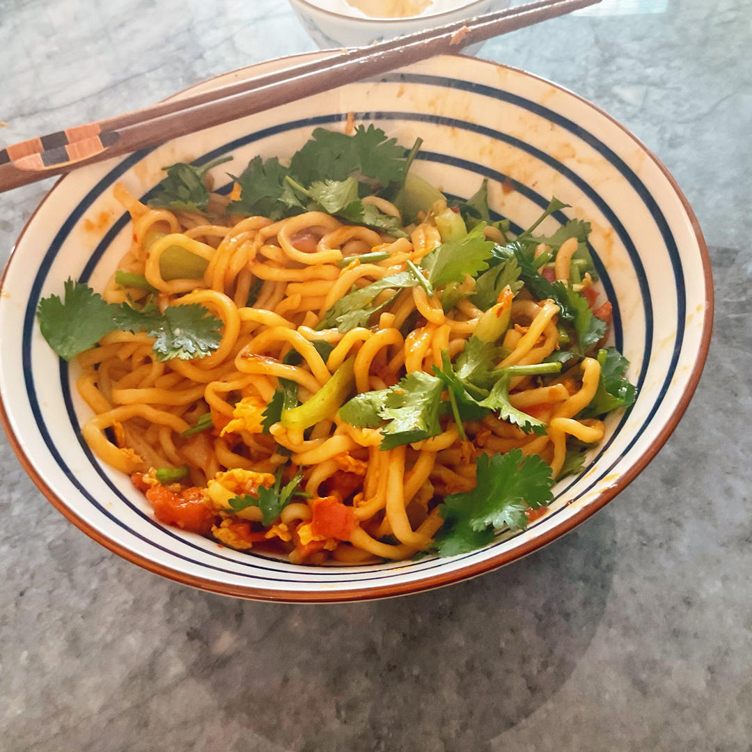 路边摊炒面🥘｜称之为夜宵杀手不过分吧🤣