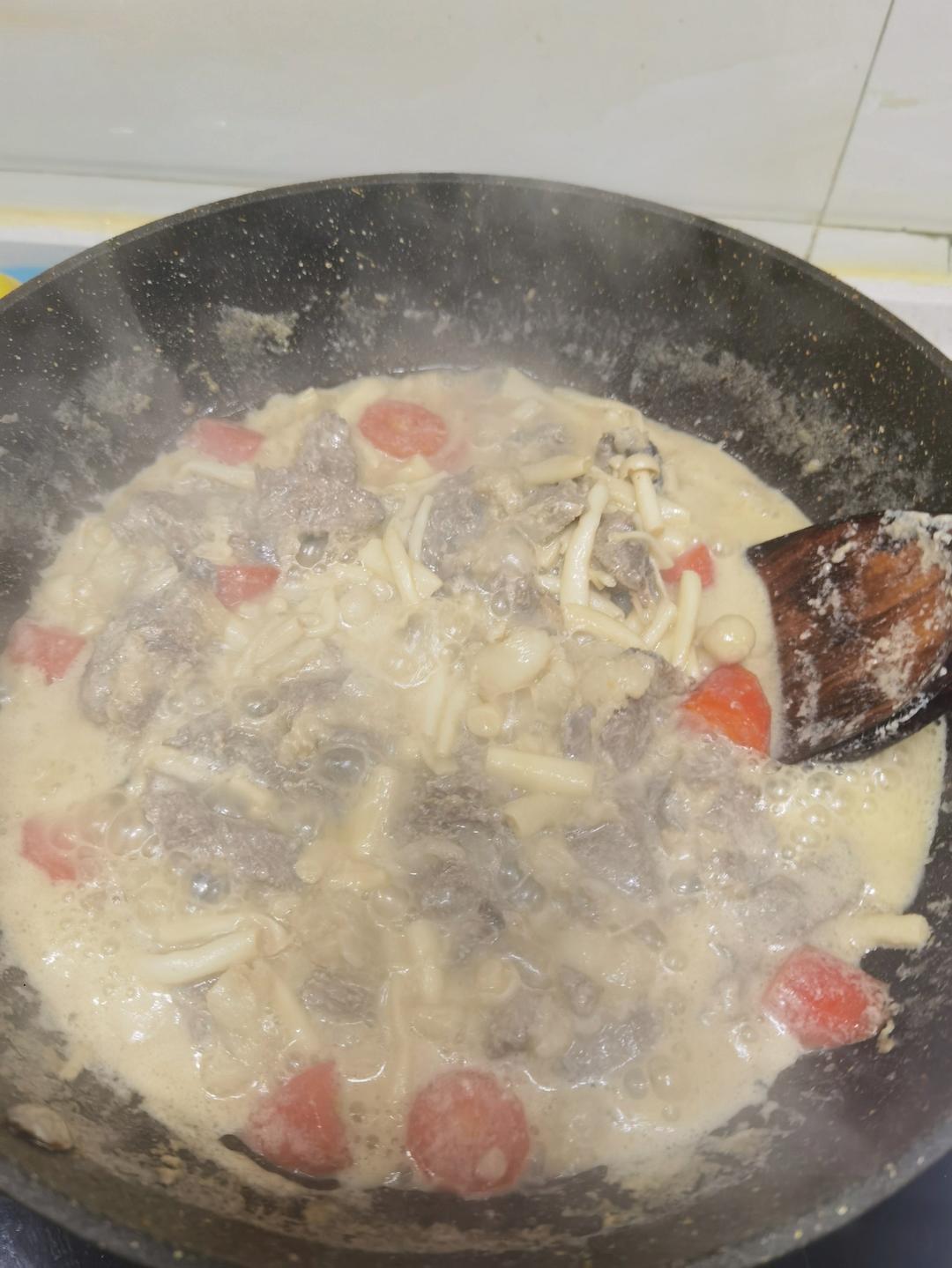 牛肉蘑菇奶油饭