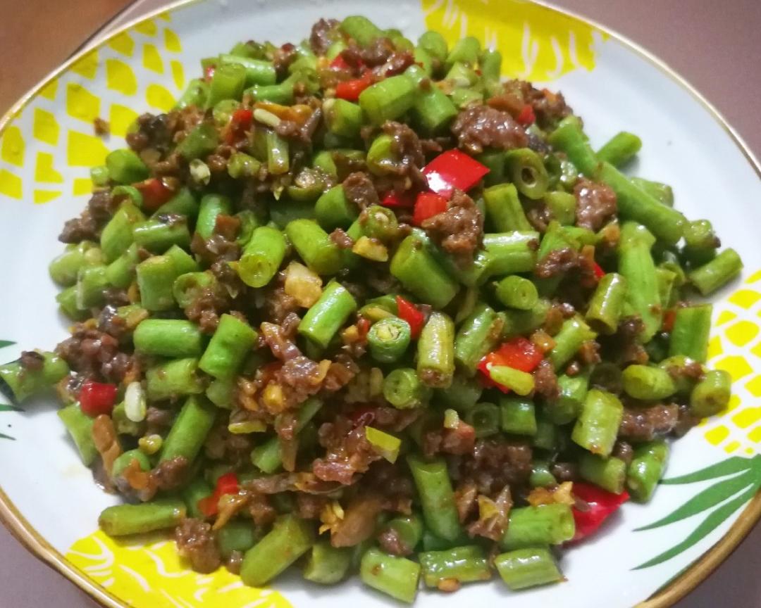 牛肉末炒豆角的做法