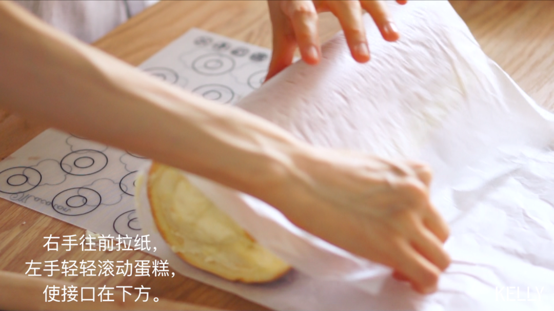 一口滿滿榴蓮肉的榴蓮多多奶油卷+不失敗的O型卷卷法/蛋糕篇6：「厚卷」的做法 步驟15