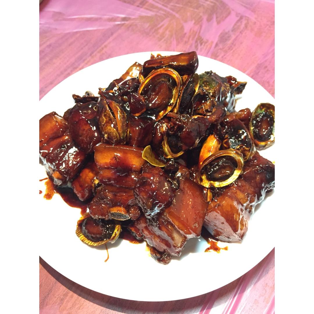 吃着碗里望着锅里的红烧肉