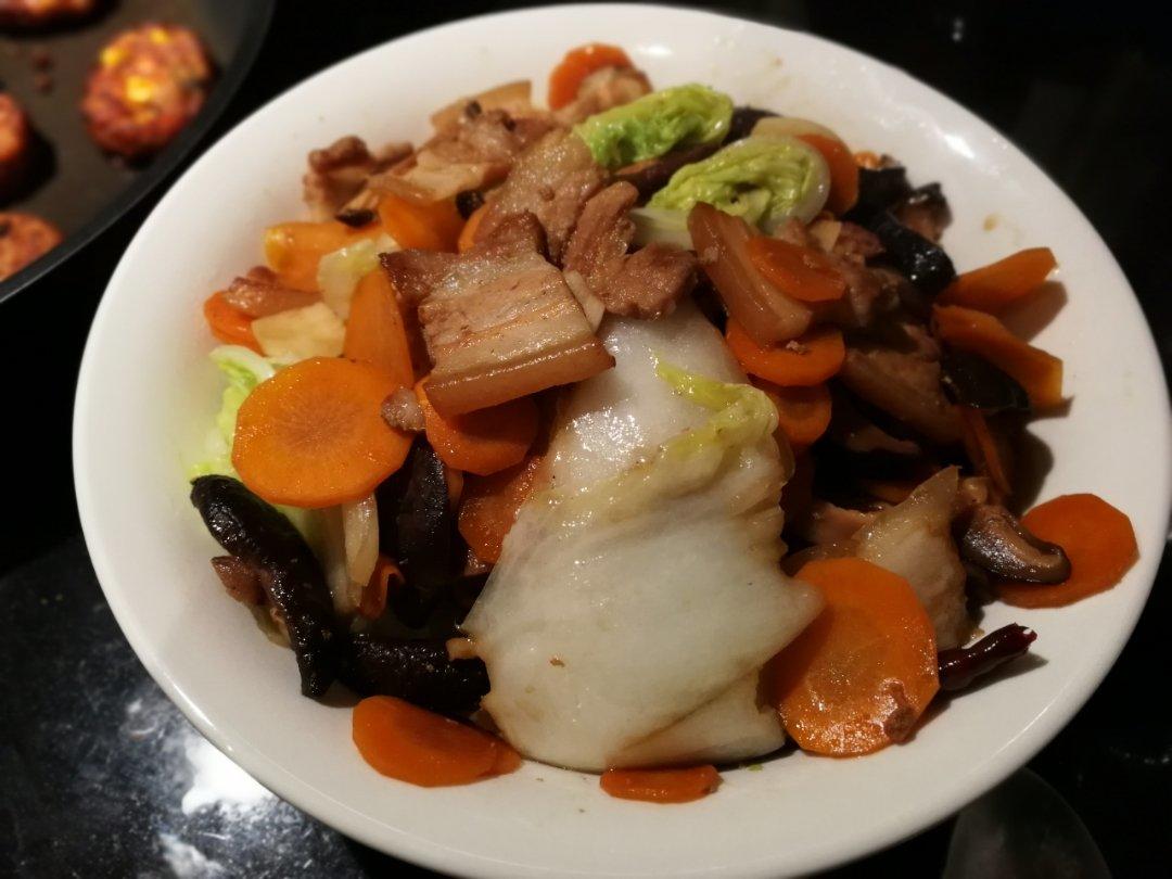 五花肉炒手撕包菜