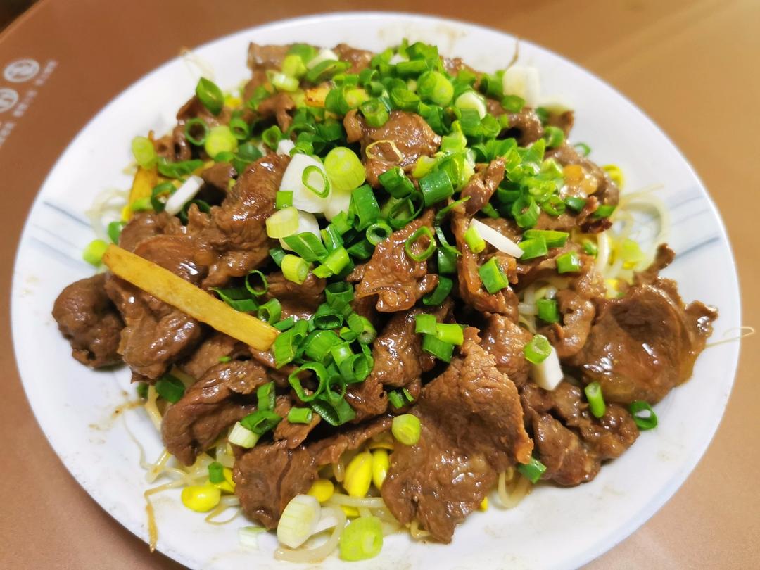 葱香浓郁的葱爆牛肉