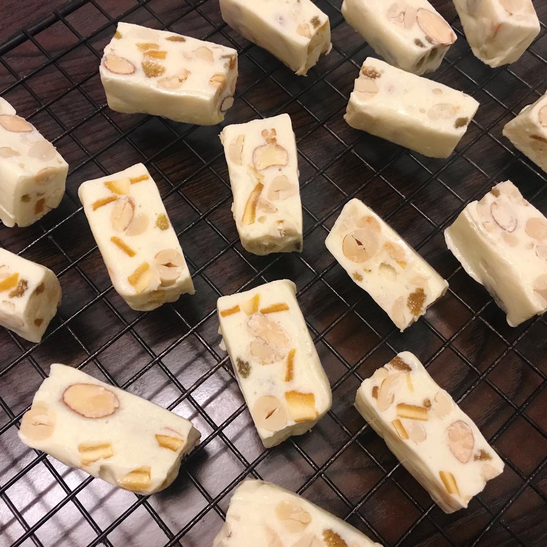 椰香味芒果牛轧糖