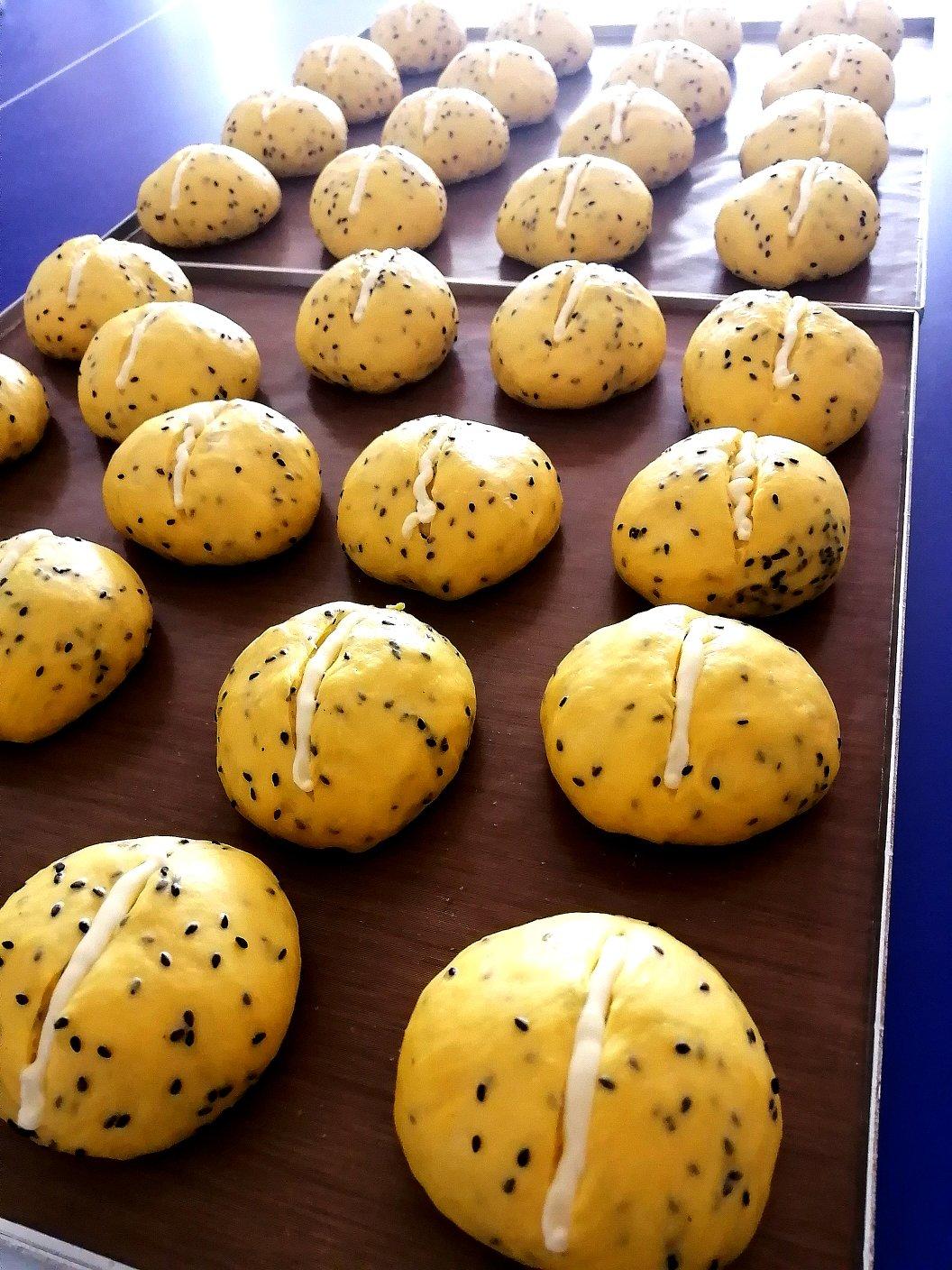 香酥橙味牛奶包