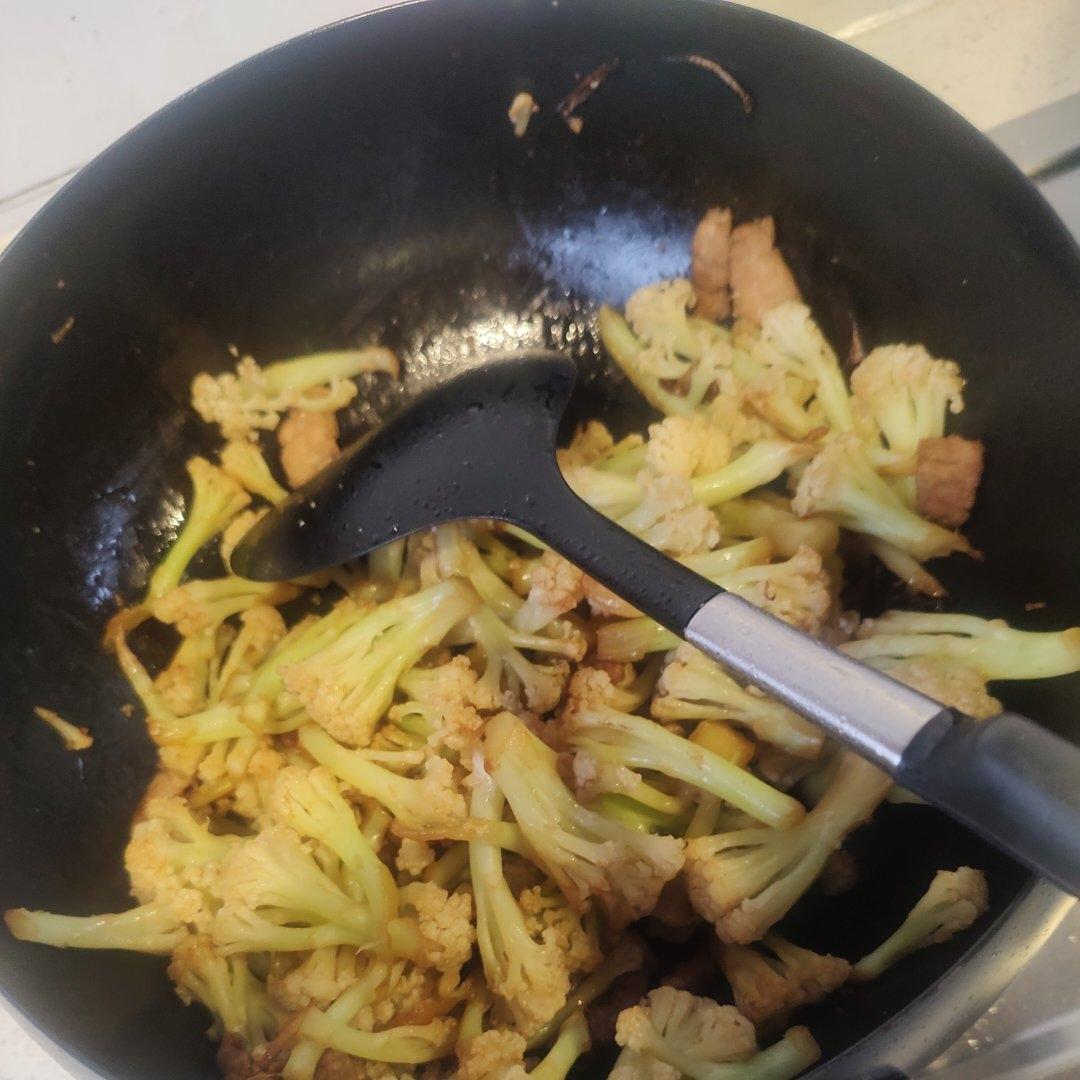 干煸菜花（花菜炒肉）