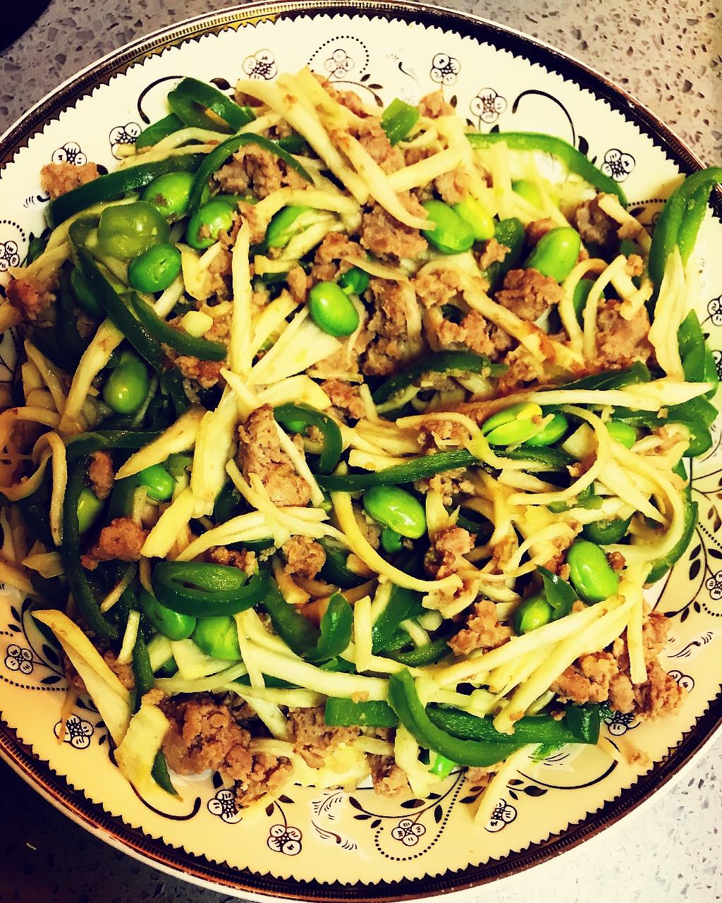 茭白青椒肉丝炒毛豆