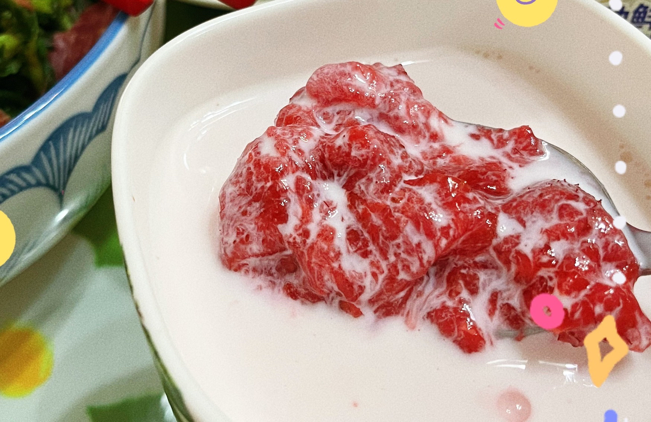 微波炉草莓酱 冰冰草莓牛奶的做法