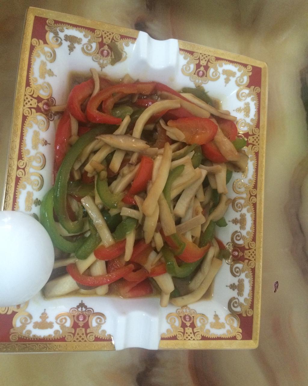 青椒素炒杏鲍菇