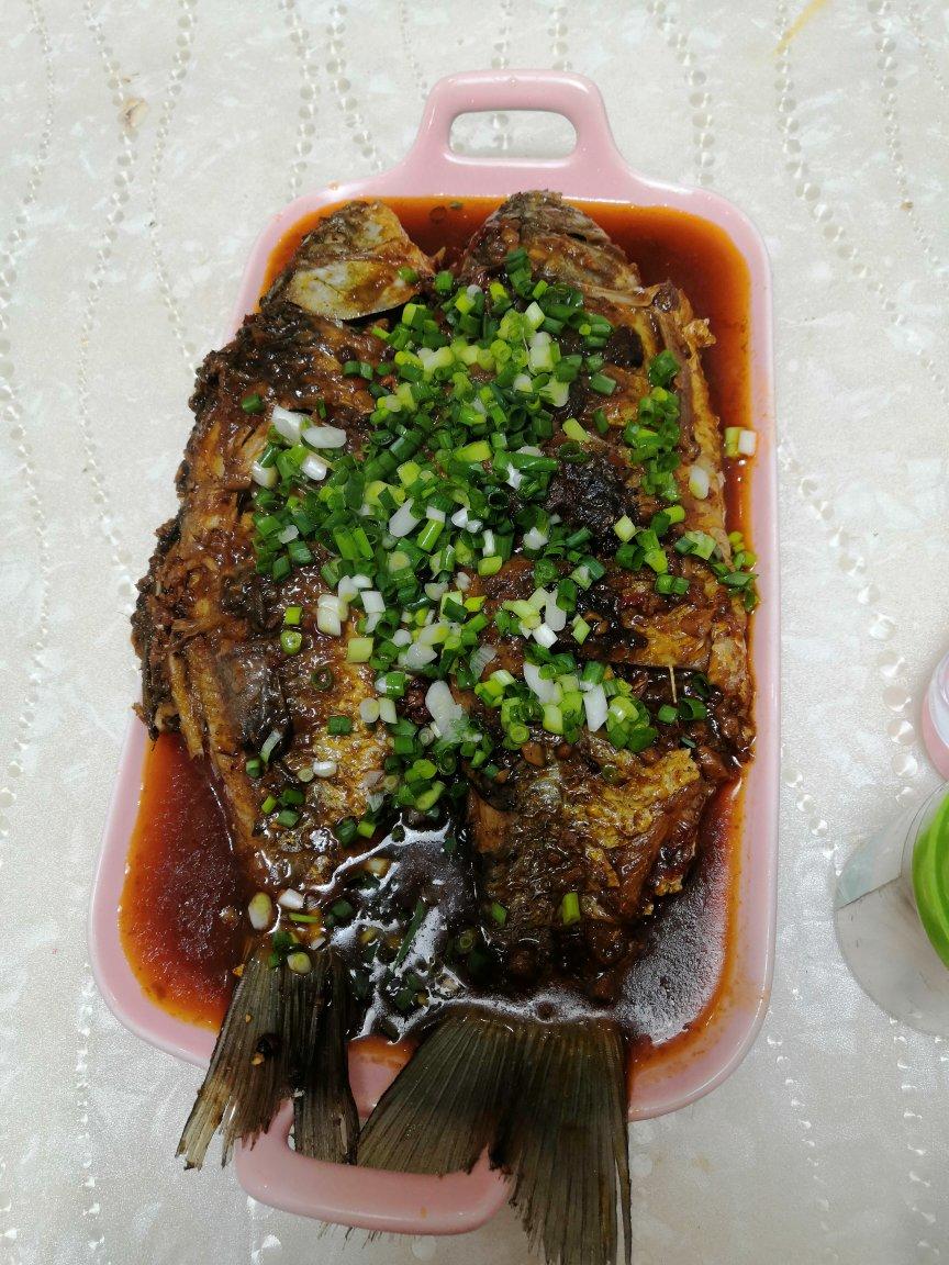 N简单.家常红烧鲫鱼