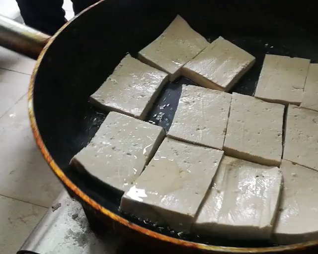 香煎豆腐的做法 步骤3