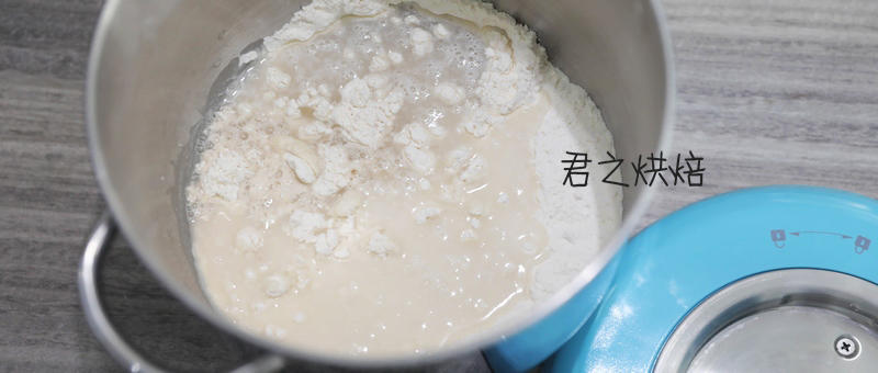 纯奶手撕吐司的做法 步骤1