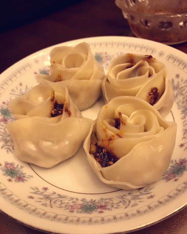 好看又好吃的《花式玫瑰煎饺》，据说这才是饺子的正确打开方式