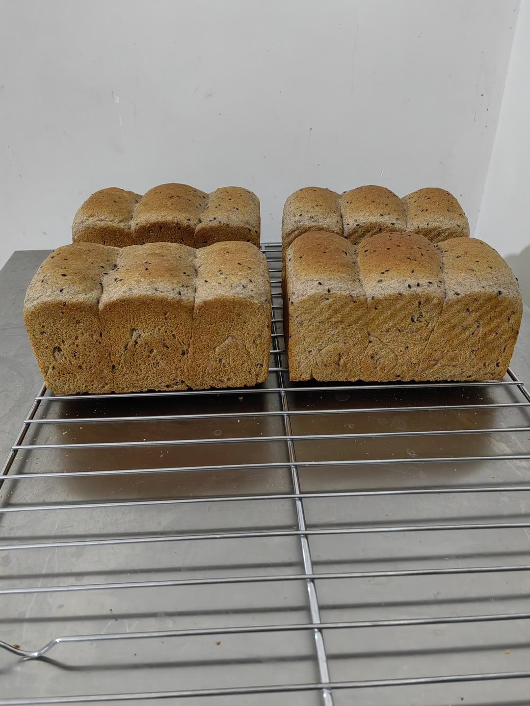 黑芝麻全麦吐司