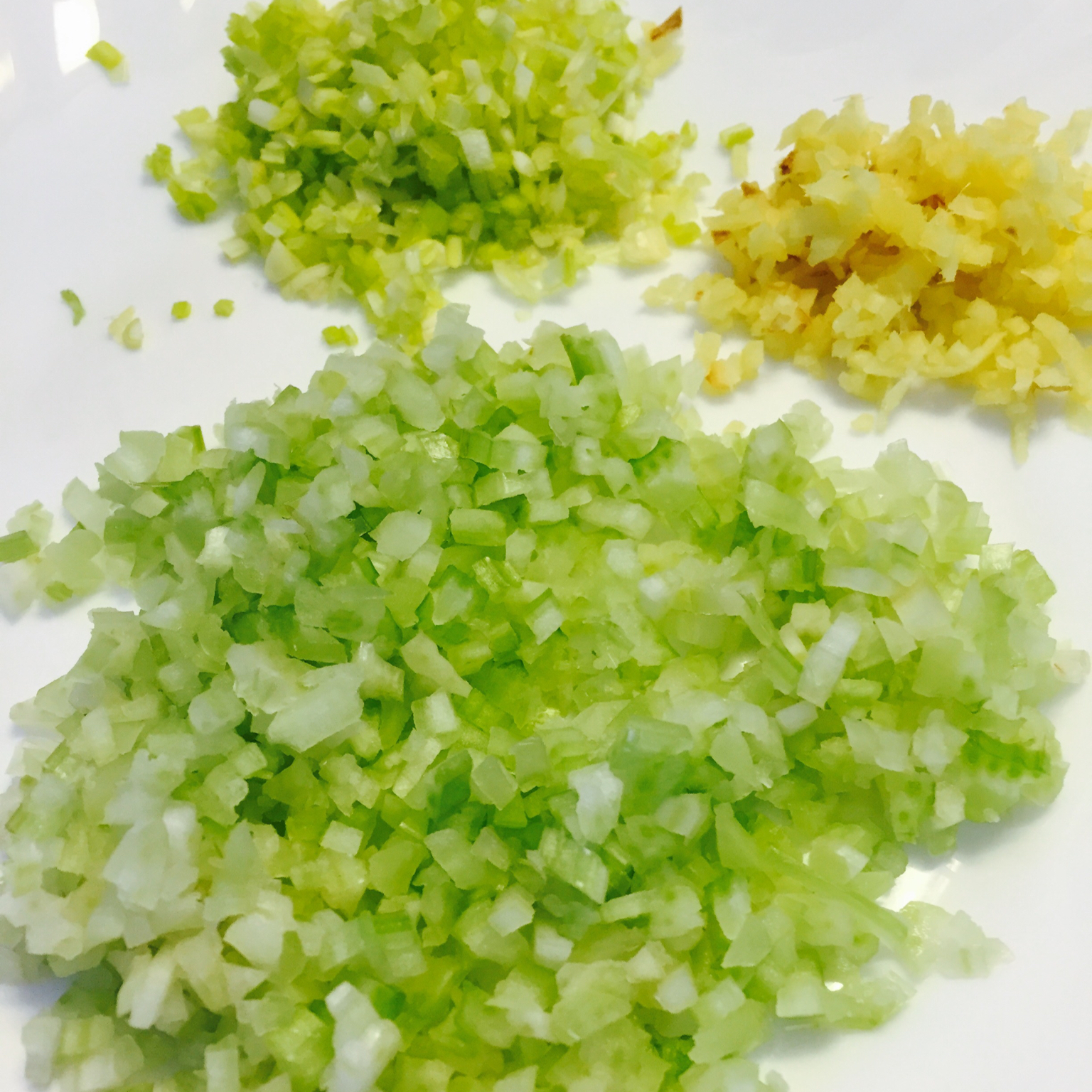 芹菜胡萝卜猪肉水饺