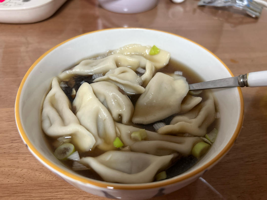 爆汁牛肉芹菜饺子🥟（附牛肉馅不干柴方法）