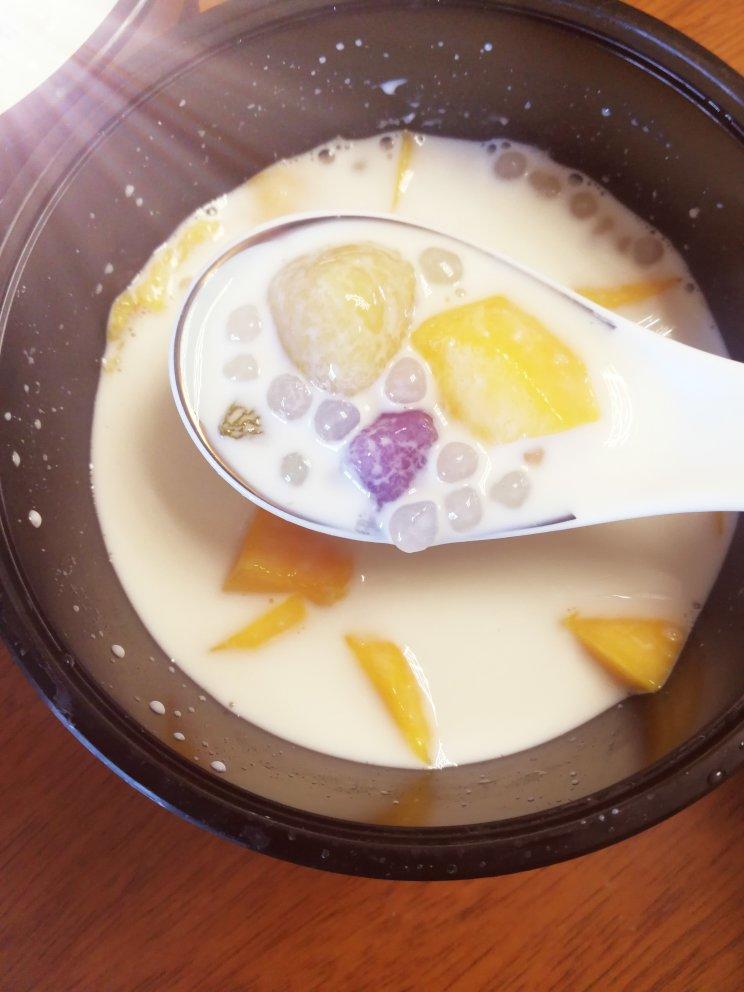 芋圆芒果椰汁西米露