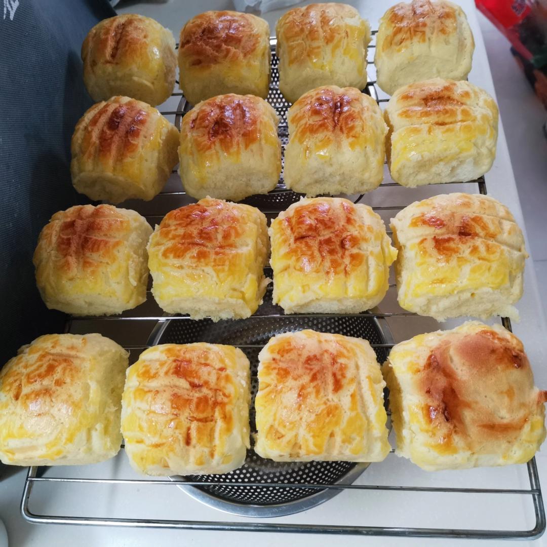 中筋面粉菠萝包