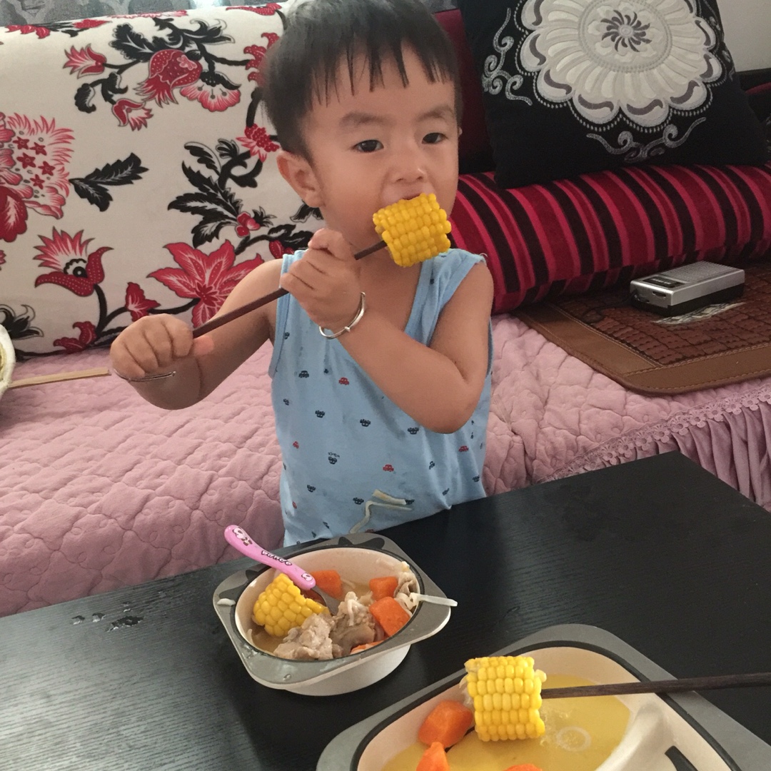 排骨玉米胡萝卜汤