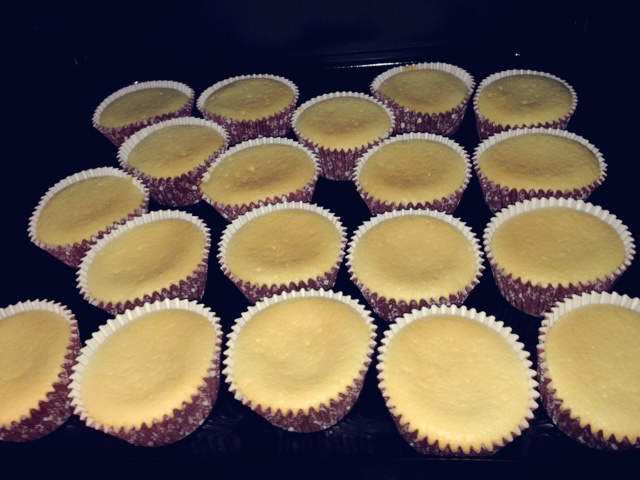 消耗淡奶油之作——淡奶油小蛋糕