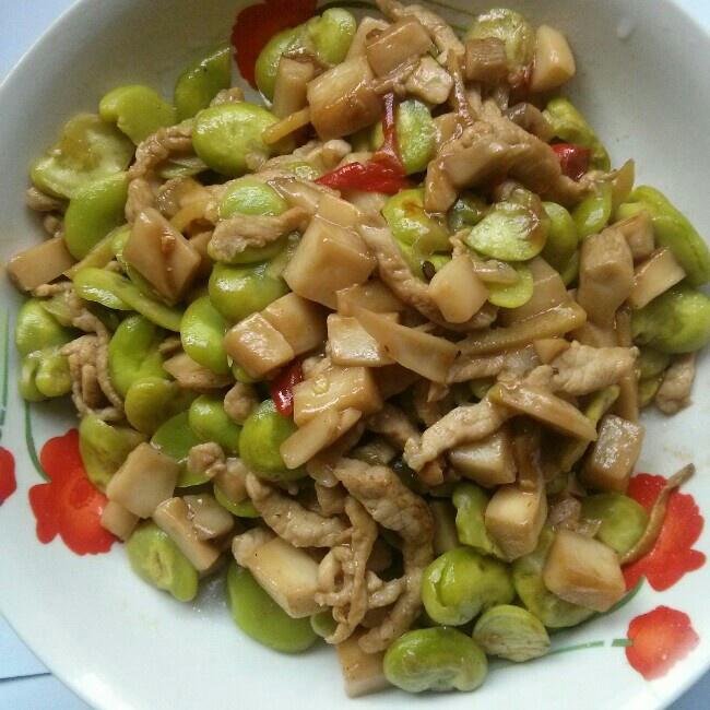 蚕豆炒杏鲍菇～加肉版的做法 步骤3