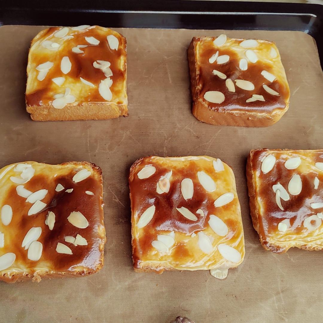 零失败快手岩烧乳酪(熔岩吐司)十分钟网红早餐，好吃哭