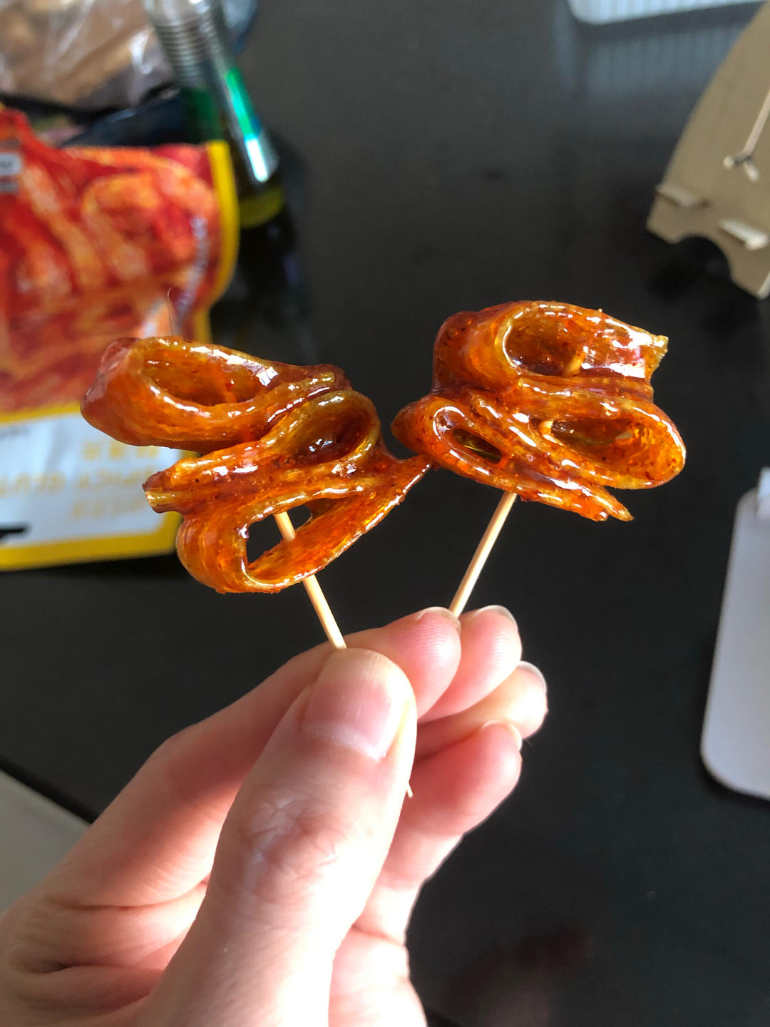 三分钟微波炉焦糖法（唬弄小孩版速成冰糖葫芦）