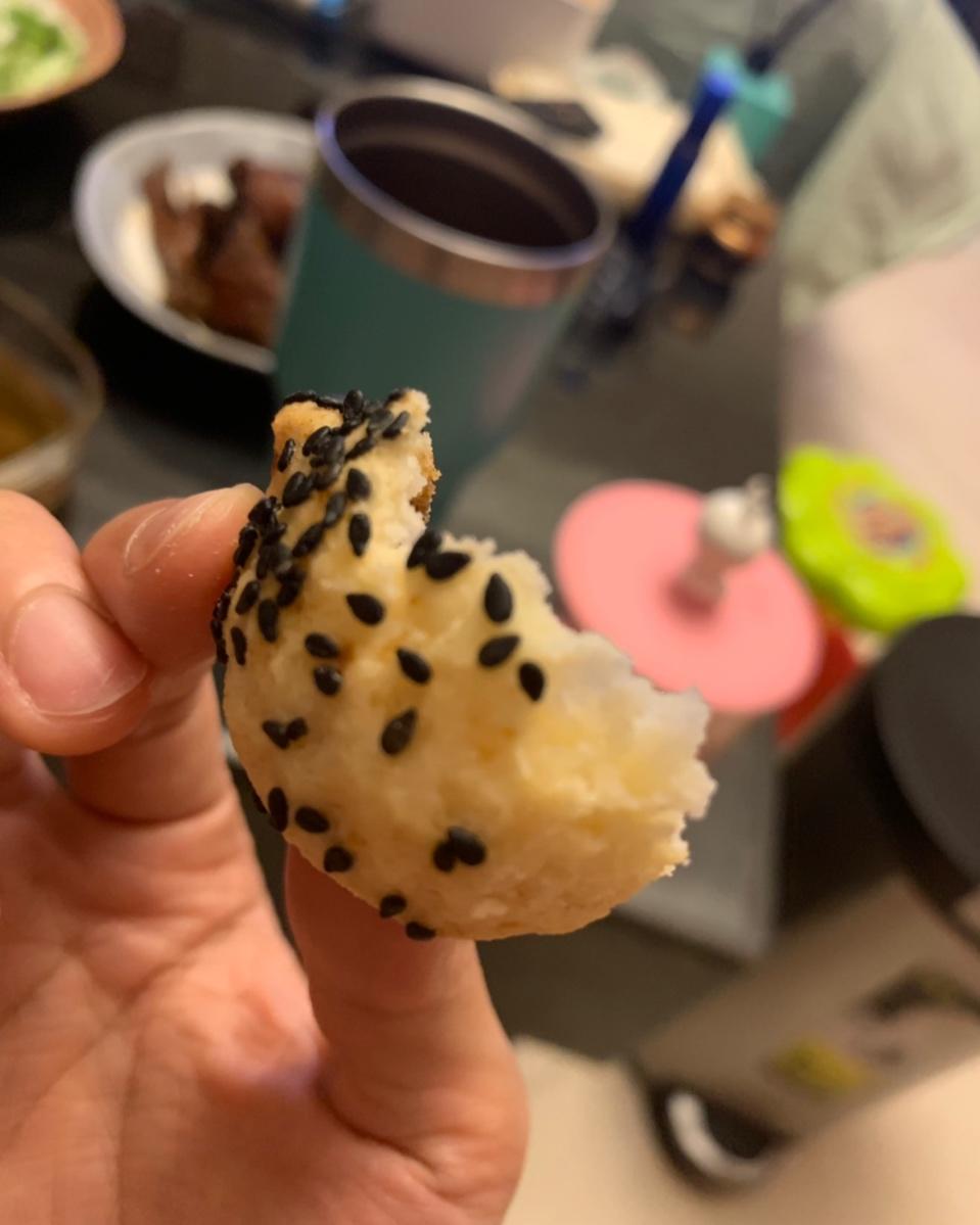 发面 ～～～ 红糖芝麻酥饼