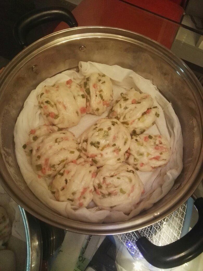 最好吃的火腿葱香花卷—附让葱不变黄的小窍门