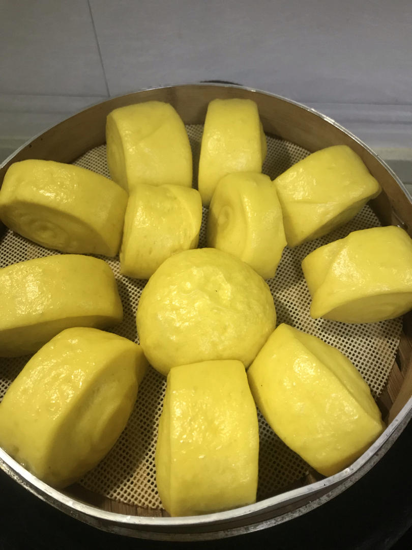 新手也可以--详解如何做出人见人爱、金黄的南瓜馒头