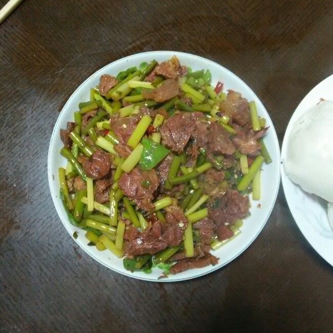 家常菜：蒜苔炒牛肉