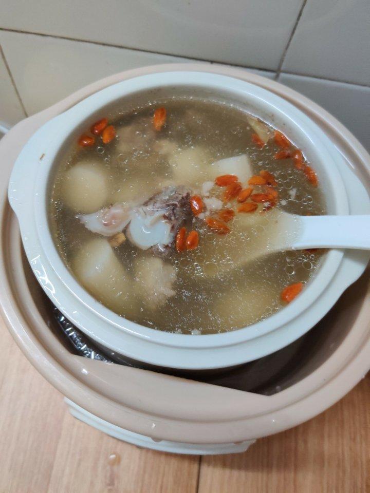筒骨山药汤