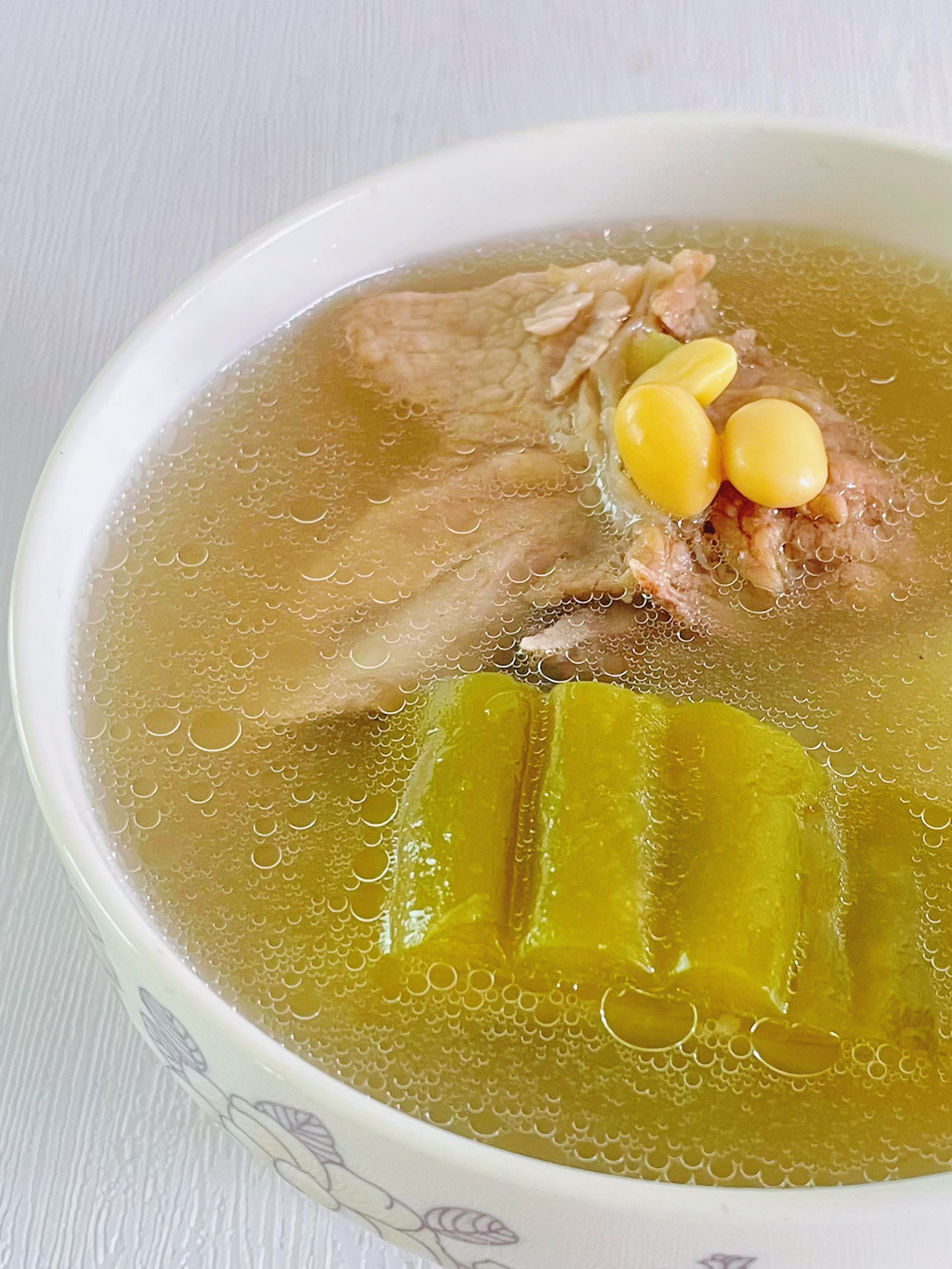 清润消暑的苦瓜排骨汤的做法