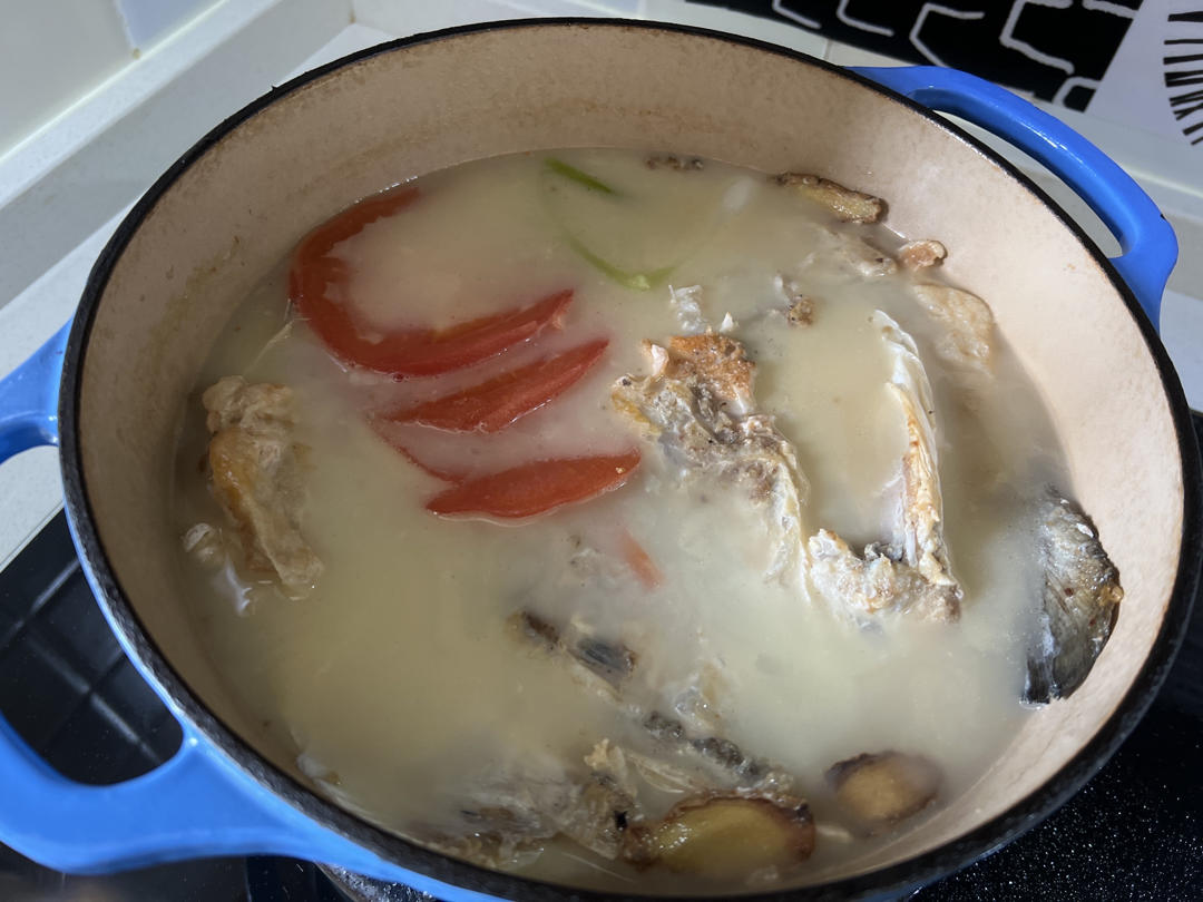 贫穷料理-三文鱼头汤