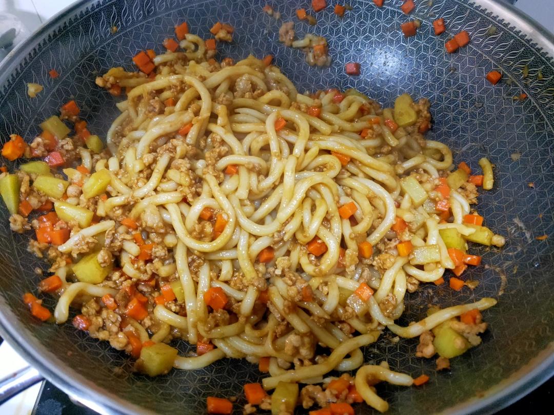 好吃到流泪的酱汁土豆肉末拌饭！做法超简单！！
