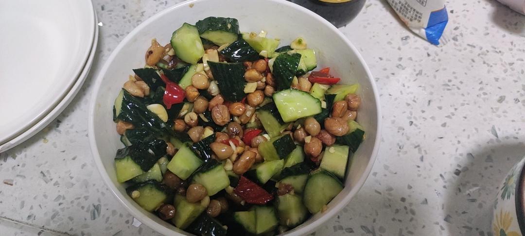 夏季简单快速凉拌黄瓜
